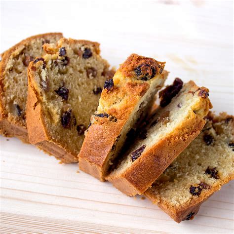 Cake au chèvre noix et raisin