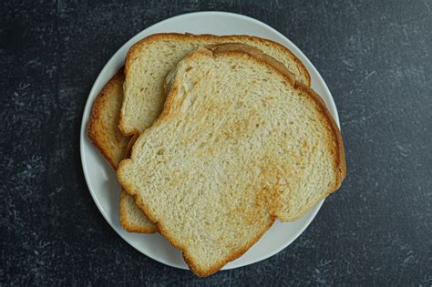 How To Toast Bread In The Oven - Foodie FAQ