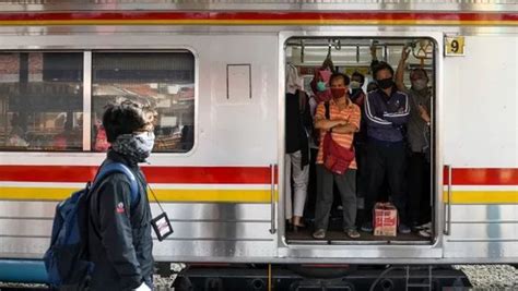 Malam Tahun Baru Krl Jabodetabek Beroperasi Hingga Jam Pagi