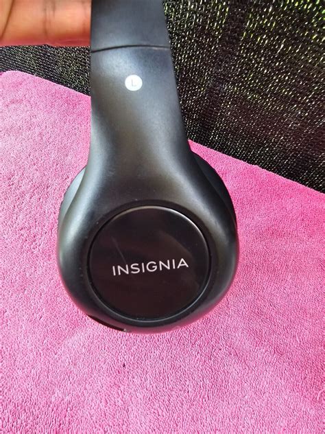 Insignia Ns Whp314 Over The Ear Wireless Tv Headphones Black Ebay