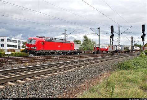 Containerzug Mit Siemens Vectron Db F Hrt In Tamm Auf Der