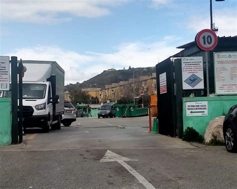 Pozzuoli Furti Nellisola Ecologica Al Rione Toiano Due Arresti E