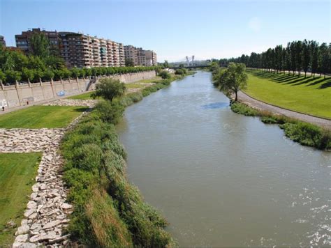 Els Mossos Investiguen La Mort D Una Jove Al Segre Al Seu Pas Per La