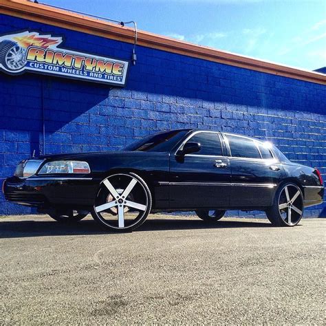 Love This Lincoln Town Car 24 Wheels By Spec 1 Rimtyme Custom