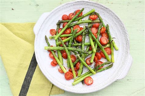 Vegan Paella With Asparagus Tomato Confit The Cookaway