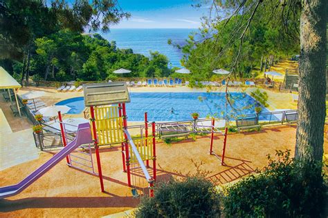 Camping Cala Llevad Toiles Tossa De Mar Toocamp