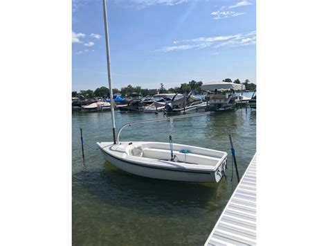 2015 Catalina Yachts Catalina 142 Expo Sailboat For Sale In Michigan