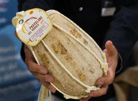 Provolone Del Monaco Dop Grande Protagonista A Ferragosto