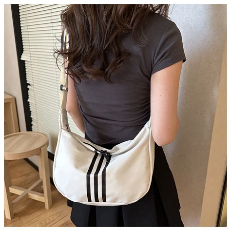 Yvon Large Simply Cross Body Zipper Bag For Woman Korean Fashion