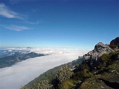 Mer De Nuage Au Volcan Santa Maria Quetzaltenango Xela Altiplano