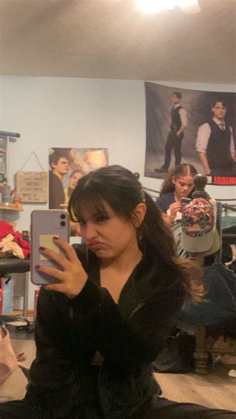 Pin by Julia Yaneth on Guardado rápido Pretty brunette Cute brunette Latina makeup looks