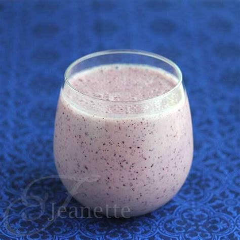 Delicious Banana Blueberry Yogurt Smoothie Recipe