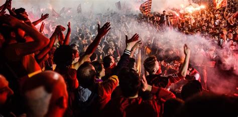 Stade De Foot Comment Les Tribunes De Supporters Se Sont Rangées