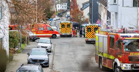 Wuppertal Brennender Mülleimer sorgt für Feuerwehreinsatz in Altenheim