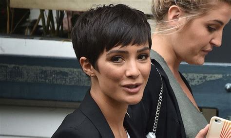 Frankie Bridge Is Unrecognisable With Platinum Blonde Pixie Crop Platinum Blonde Pixie Short