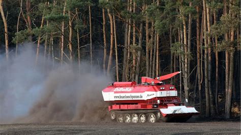 Grunewald Feuer In Berlin Gro Ger Te Gegen Waldbrand Stern De