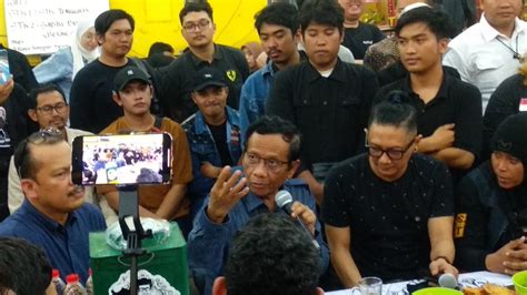 Mahfud Md Diminta Lakukan Pemakzulan Presiden Saat Nongkrong Di Warkop