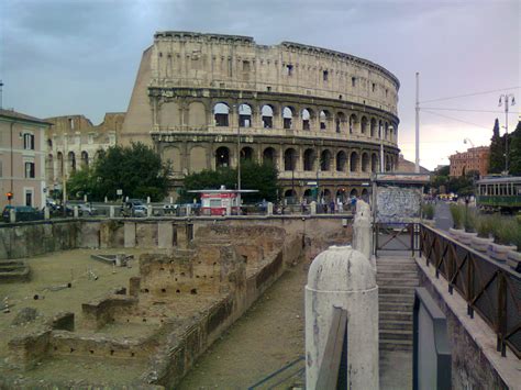 In Bici Per Roma Ma Quanti Tesori Ha Il Colosseo Ci Sembrava Di