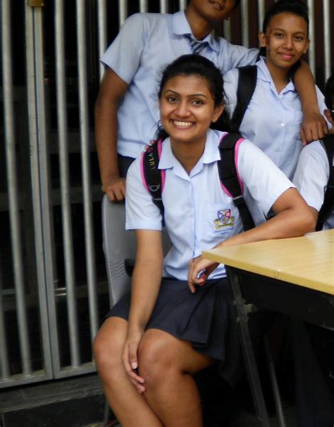 Sri Lankan School girls - 3 | Sri Lankan & Desi Indian Girls