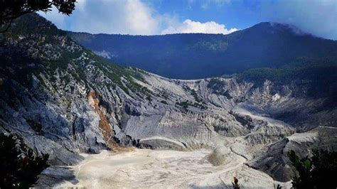 tangkuban perahu wisata alam  legenda sangkuriang keluyuran