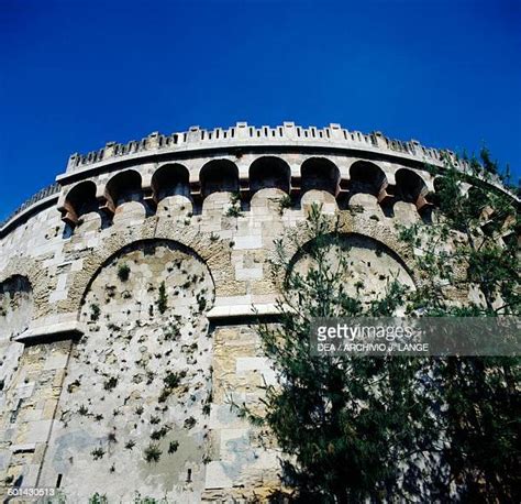 Crenellated Walls Photos and Premium High Res Pictures - Getty Images