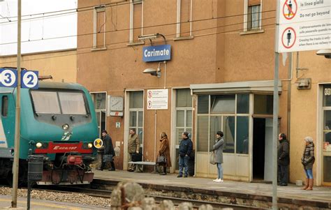 Incidente A Carimate Tenta Di Attraversare I Binari E Viene Urtato Dal