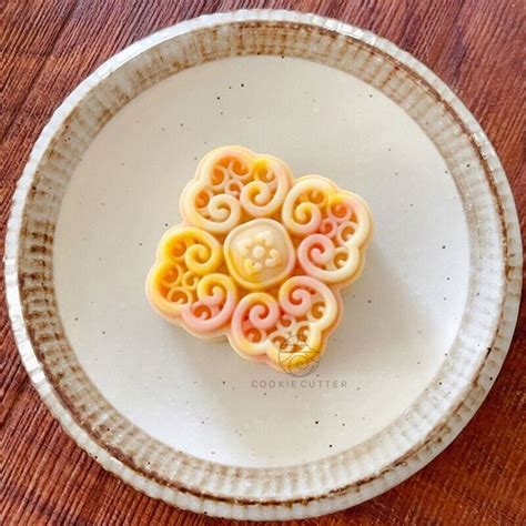 Hand Press Moon Cake Plastic Mooncake Mold Cookie Cutter Persimmon