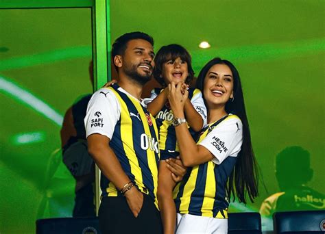 Dilan Polat Fenerbahçe ye sponsor oldu sosyal medya yıkıldı Enerci geldi