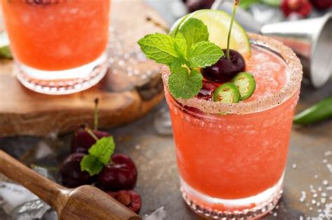 10 Easy Cherry Cocktails Insanely Good