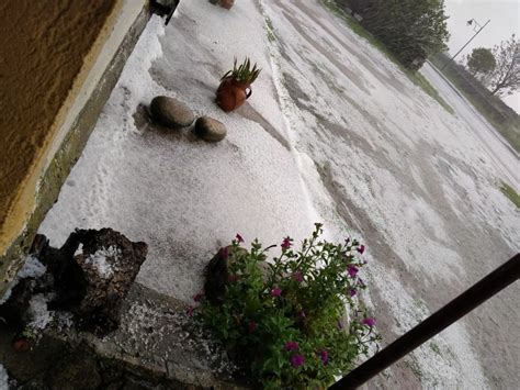 Una Espectacular Granizada Sorprende A Los Vecinos De Trabanca