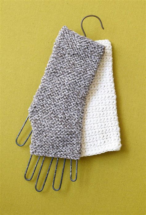 Learn to Knit Cuffs - Version 2 – Lion Brand Yarn