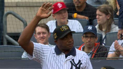 Orlando “El Duque” Hernandez throws the first pitch | 05/18/2024 | MLB.com