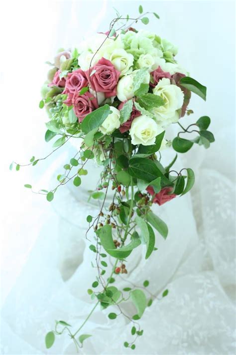 魔法 全日空ホテル様への画像一会 ウエディングの花 Cascading Wedding Bouquets Wedding Flowers