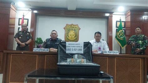 Kejagung Sita Duit Rp Miliar Dari Anggota Bpk Achsanul Qosasi