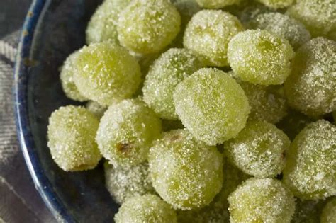 This One Ingredient Can Make Your Grapes Taste Like Sour Patch Kids