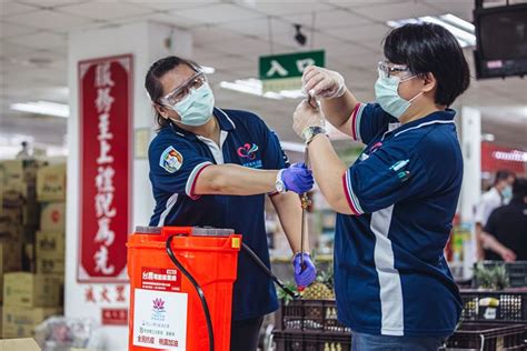 湯蕙禎贈福利處防疫噴霧機 支持國軍 軍聞 湯蕙禎贈福利處防疫噴霧機 支持國軍 青年日報