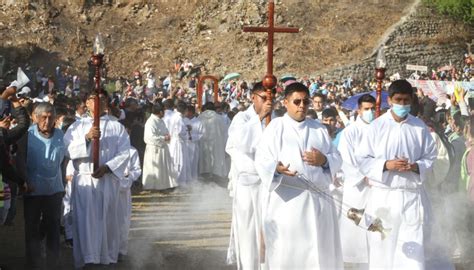 Vídeo Fieles católicos honran a la Virgen de Río Blanco y Paypaya