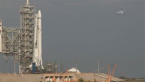 Spacex Scrubs Rocket Launch Now Set For Sunday