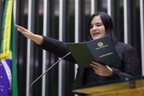 Michele Collins Faz Seu Primeiro Discurso Como Deputada Federal Blog