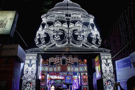 Ekdalia Evergreen Club Durga Puja Pandal