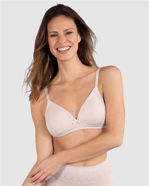 Naturana Soft And Seamless Wireless Padded T Shirt Bra In A D Cups In Band Sizes 12 20 Arianne