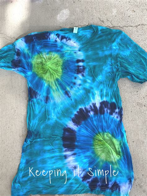 Tips And Tricks On How To Tie Dye Shirts Keeping It Simple