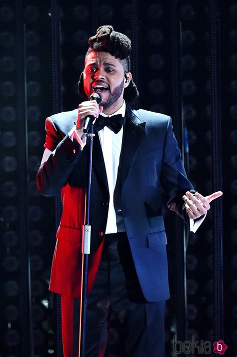 The Weeknd durante su actuación en los Premios Grammy 2016 Ganadores