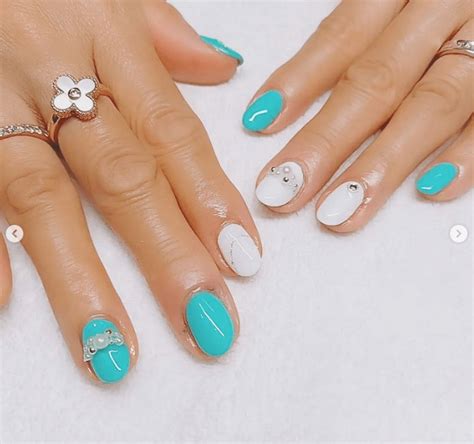 80 Stylish Tiffany Blue Nail Ideas