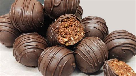 3-Ingredient Chocolate Balls Ready in 15 Minutes