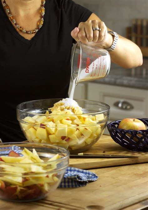 Easy Crock Pot Apple Crisp Recipe The Suburban Soapbox