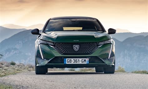 peugeot  raih penghargaan kategori city car  kompak neo