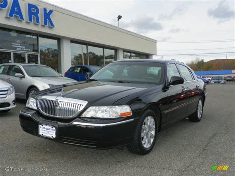 2011 Black Lincoln Town Car Signature Limited 58090223 Photo 17