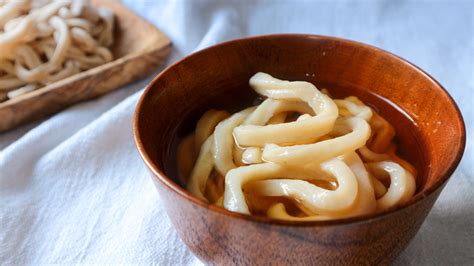 Homemade Udon Noodles from Scratch 手打烏冬 | namethedish