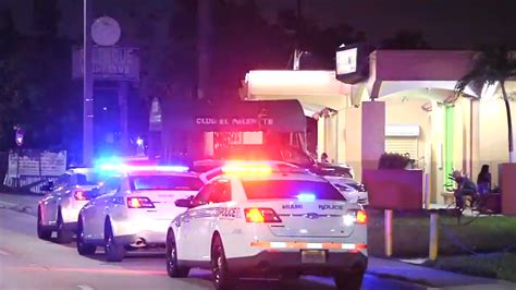 Man Critical After Overnight Shooting Outside Miami Nightclub Wsvn 7news Miami News Weather